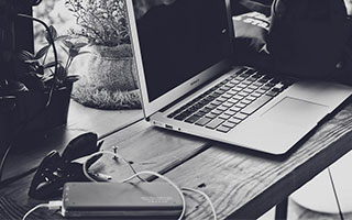 蝶泳50米划频冠军仅用24次，蝶泳50米记录