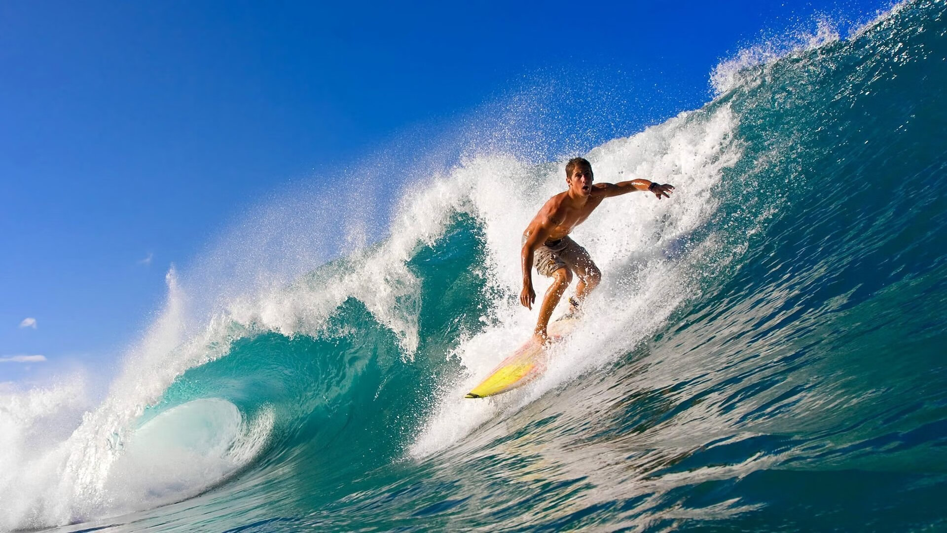 英超终场哨响：逆境中奋勇拼搏的感人瞬间，英超比赛中场休息多久